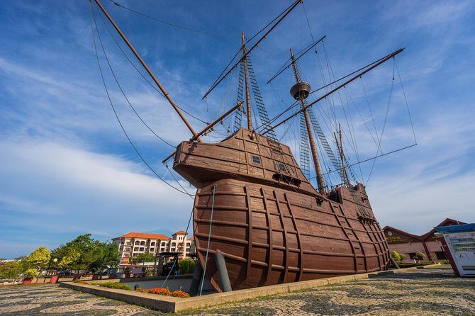 Malacca UNESCO Heritage Site Tour with Professional Tour Guide - The Value of Guided Murals and Authentic Insights
