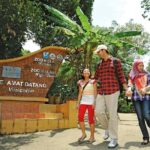 Malacca Zoo, Malaysia Heritage Studio & Butterfly Farm with Lunch - FAQs