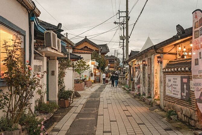 Mini UNESCO Walking Tour in Gyeongju - Traditional Gyochon Hanok Village