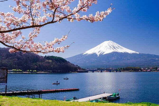 Mt. Fuji Tours to Lake Kawaguchi and Yamanaka Onsen English Guide - Authentic Experiences from Fellow Travelers