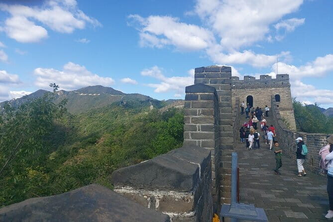 MyBus: Mutianyu Great Wall coach Tour with guide, lunch, ticket. - Who Is This Tour Best For?
