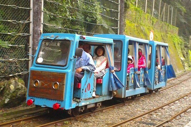 N109 Wulai Old Street Wulai Hot Spring Wulai Waterfall Bitan Scenic Area Day Tour (10h) - Transport and Overall Experience