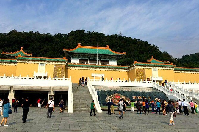N114 Palace Museum Yangmingshan National Park Tamsui Old Street Taipei Day Tour (10h) - Practical Details and Value