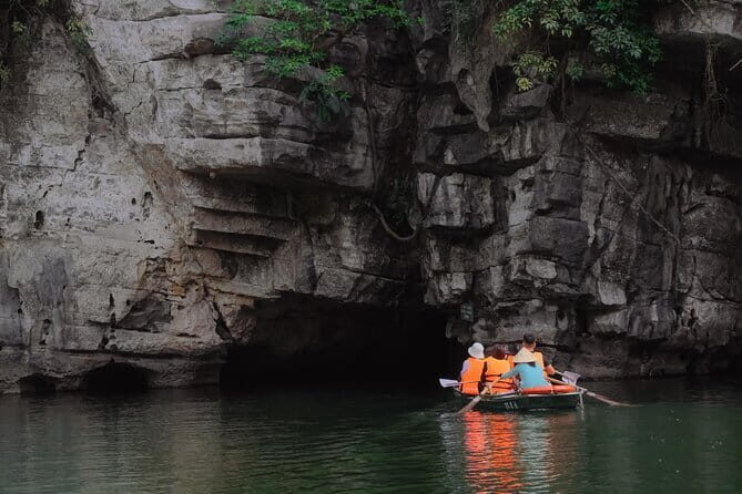 Ninh Binh Luxury Tour: Bich Dong Pagoda, Local Family, Trang An - Exploring Tam Coc: Cycling and Meeting a Vietnamese Family