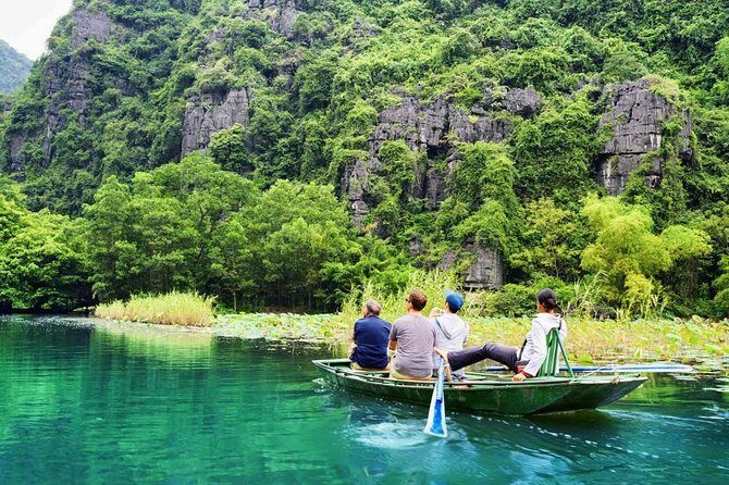 Ninh Binh Private Tour : Hoa Lu Citadel - Tam Coc Boat Trip - Bich Dong Pagoda - Cycling to Bich Dong Pagoda