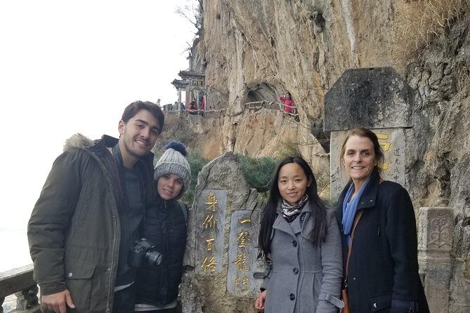 One-day West Hills and Bird & Flower Market Tour Kunming - Exploring the West Hills: Temples, Cliffs, and Panoramic Views