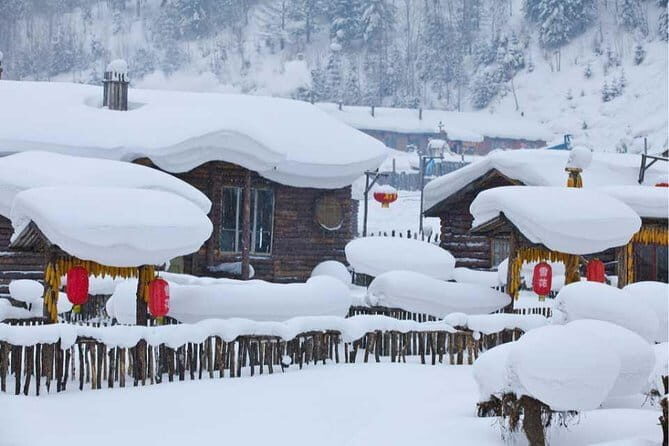 Overnight Experience at China Snow Town from Harbin with Accommodation - Accommodation and Dining: Comfort Meets Culture