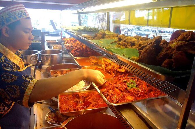 Petronas Twin Towers Admission with Private Pickup & Nasi Kandar - What to Expect from the Experience