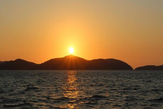 Phi Phi Maiton Khai Sunset Premium Tour - Authentic Insights from Reviewers
