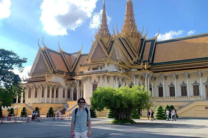 Phnom Penh Full Day City Tour, Breakfast & Lunch by Tuk-Tuk - The Sum Up