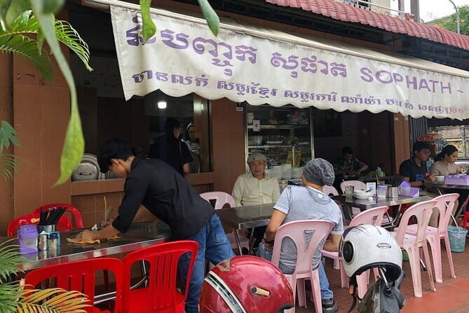 Phnom Penh Night Tuk Tuk Adventure and Local Food Tasting Tour - Practical Aspects of the Tour