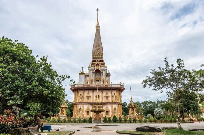 Phuket Landmark City Tour with Local Food Market Experience - Who Should Consider This Tour?