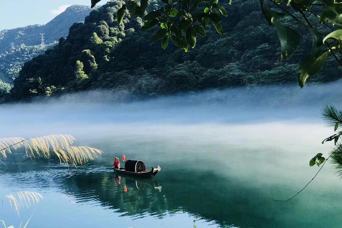Private 2D Tour to Xiaodongjiang Lake & Gaoyiling Danxia from Guangzhou by Train - Introduction to the Tour Experience