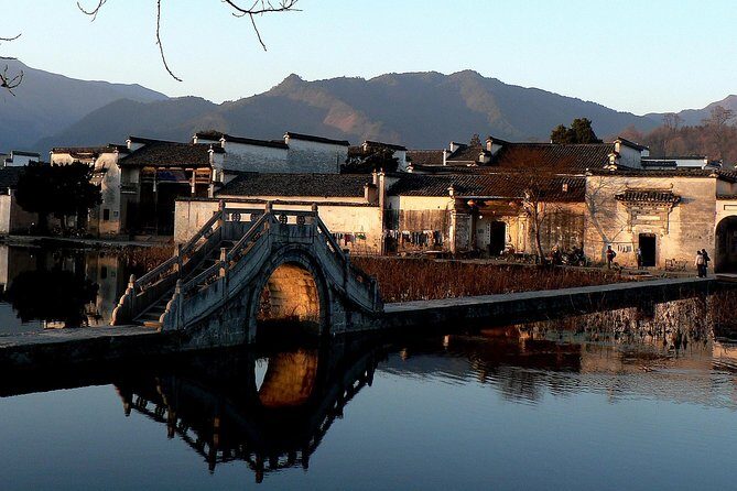 Private 3-day trip to 2 cities with hiking in Wuyuan and Hongcun in Huangshan - Detailed Breakdown of the 3-Day Itinerary