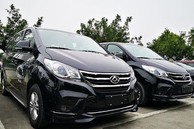 Private Car Use for Chengdu Panda breeding Center - The Journey to the Panda Breeding Center