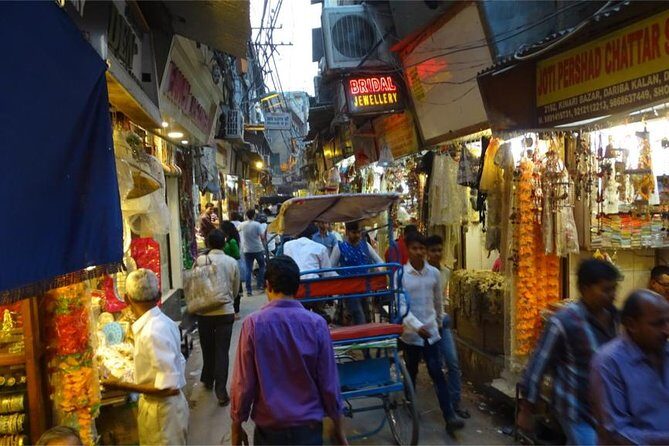 Private Custom Delhi Shopping Tour with Local Expert - Exploring the Heart of Old Delhi: Chandni Chowk and Kinari Bazar