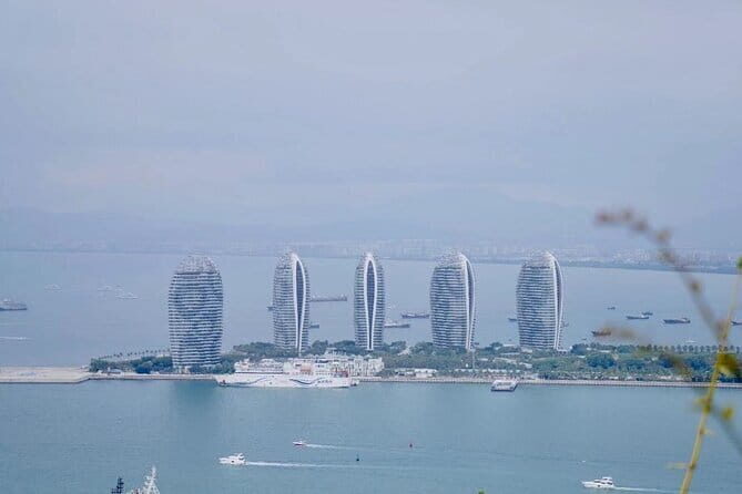 Private Day Tour in Sanya: Nanshan Cultural Tourism Zone and Luhuitou - Luhuitou Park: Sanya’s Romantic Outlook