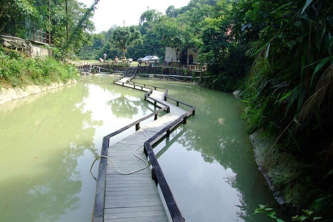 Private Day Tour to Gulong Canyon and Jiulong Town from Guangzhou - Discovering Jiulong Town: Mountain Views and Village Life