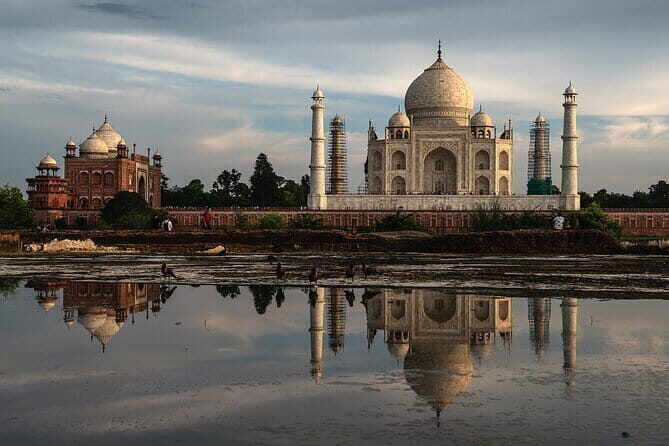 Private Full Day Tajmahal and Agra Tour from Delhi By Train - Indulging in Mughlai Cuisine and Local Art