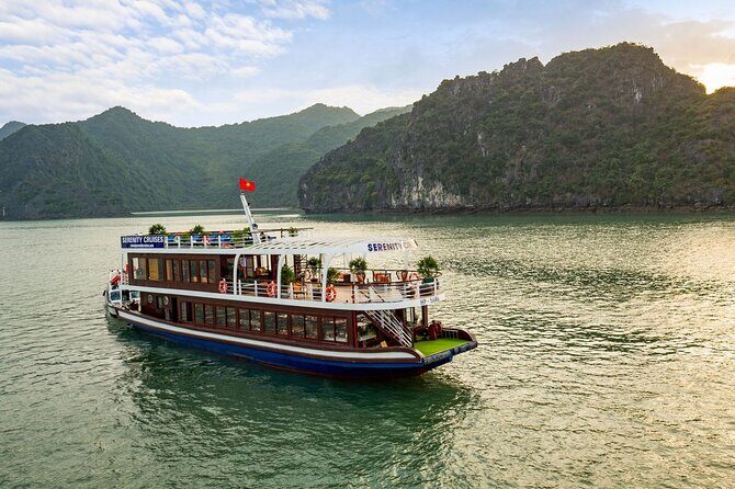 Private Full Day Tour to Explore Halong Bay by Boat - Who Should Consider This Tour?