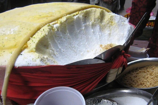 Private Half-Day Tour of Old Delhi with Lunch - Gali Paranthe Wali: Street Food and Shopping