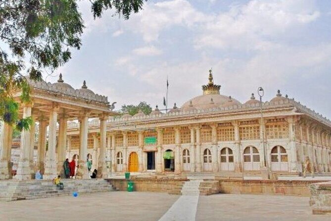 Private Heritage Tour Beyond the Walled City in Ahmedabad - Transportation and Duration