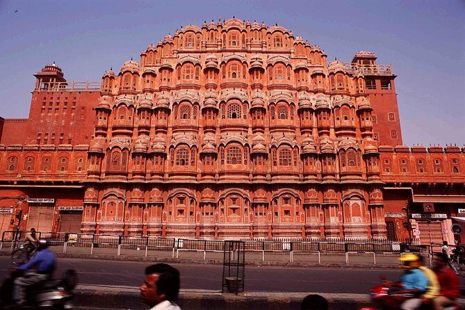 Private Jaipur (Pink City) Overnight Tour from Delhi - Day 2: Exploring Amber Fort and Local Markets