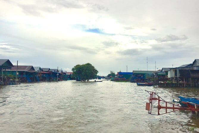 Private Me Chrey Floating Village Half day from Siem Reap - A Deep Dive into the Me Chrey Floating Village Half-Day Tour