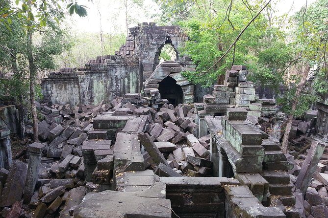 Private One Day Trip to Beng Mealea and Kompong Phluk Floating Village - Exploring Beng Mealea: Cambodia’s Jungle Puzzle