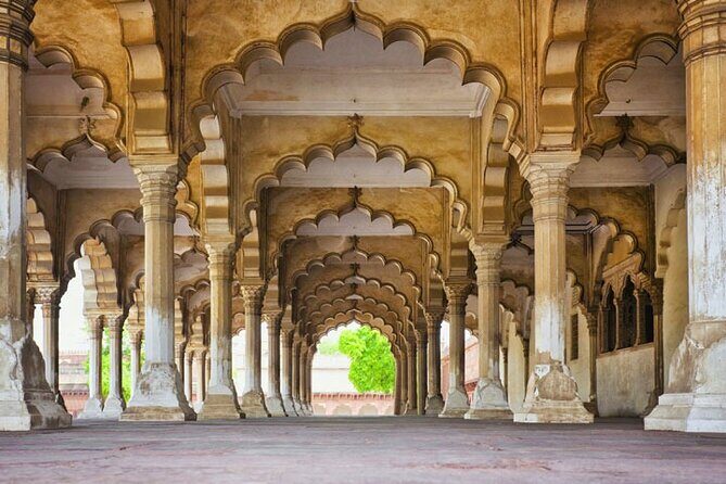 Private Taj Mahal Tour from Delhi by Car All Inclusive - A Deep Dive into the Itinerary