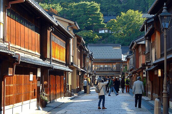 Private Tour From Kanazawa Gold Leaf and Sushi Delights - Practical Details That Matter