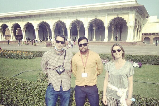 Private Tour Of Tajmahal From Pune Including, Car, Entrances,Meal - Lunch: A Taste of Local Hospitality