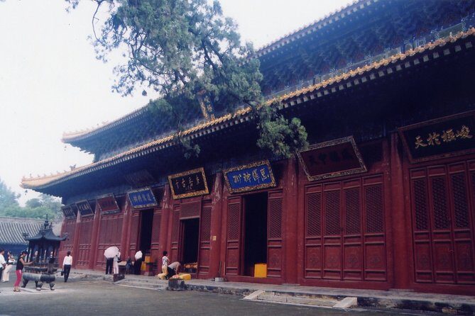 Private tour to Shaolin Monastery & Longmen Grottoes from Xi'an by Bullet Train - Visiting Shaolin Monastery: The Heart of Martial Arts and Ancient Architecture