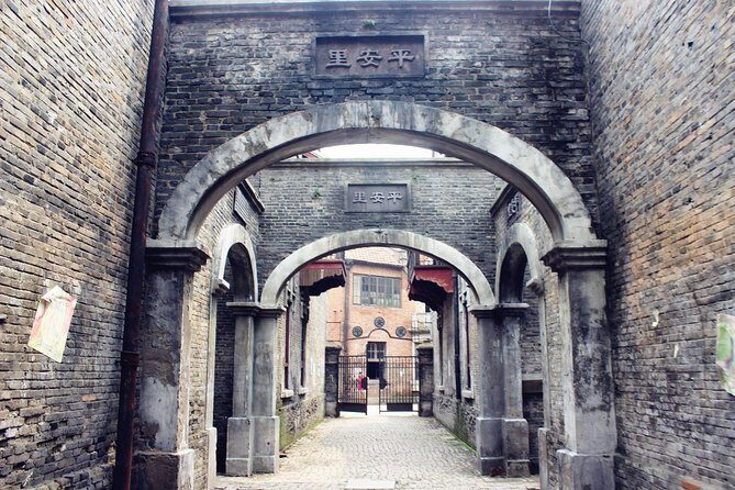Private Transfer Between Shanghai Chedun Film Park and City Hotels - The Details of the Private Transfer Experience