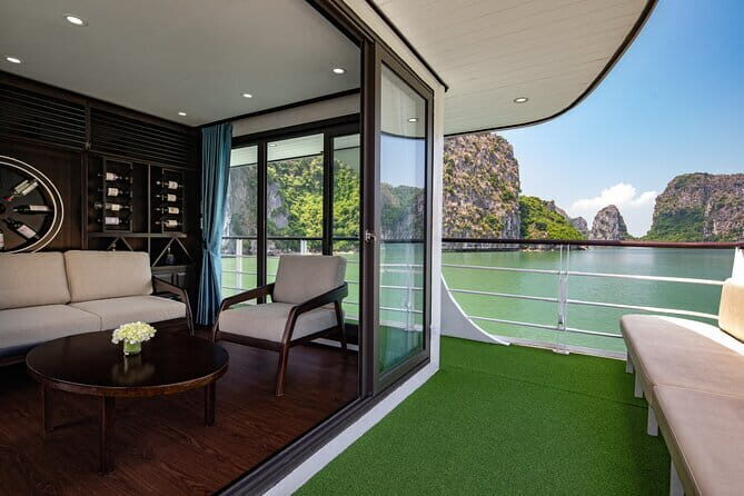 Private Transfer from Hanoi to Halong Join Small Group Day Tour - Analyzing the Value: Is $160 Worth It?