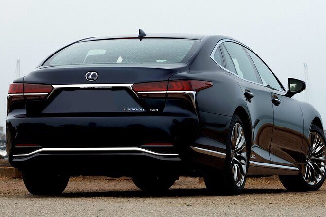 Private Transfer: Hong Kong City to Hong Kong Airport HKG in Business Car - Who Would Benefit Most?