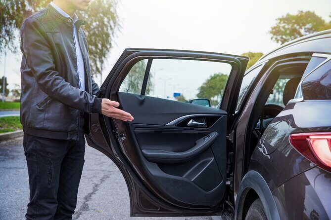 Private Transfer: Shanghai Hotels to Shanghai Hongqiao Airport - The Pickup and Waiting Time