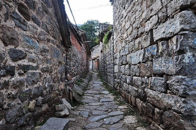Private Transfer to Guoliang Village and Tunnel from Zhengzhou - Itinerary Breakdown: What to Expect