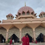 Putrajaya Tour From Kuala Lumpur Includes Batu Cave - Exploring Putrajaya and Batu Caves: A Well-Balanced Day Trip