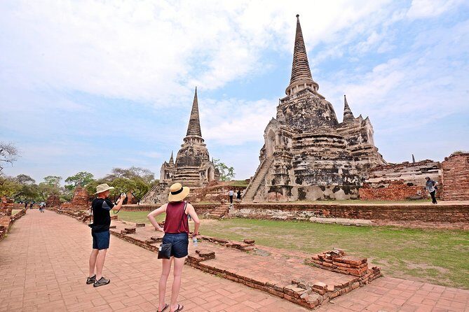 Rolls Royce Luxury: Ayutthaya Ancient Temples Tour from Bangkok - First Stop: Bang Pa-In Palace