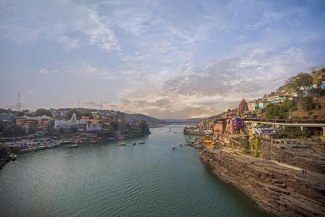 Sacred Sanctuaries: Omkareshwar & Asirgarh Fort Day Tour - What You Can Expect