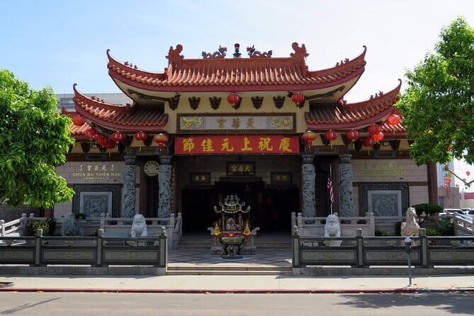 Saigon City Tour by Motorbike(Standard Package/Morning ) - Stop 1: The Thich Quang Duc Monument