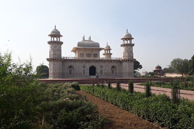 Same Day Private Car and Driver - Tour of Taj Mahal from Delhi - The Experience: Comfort Meets Cultural Insight