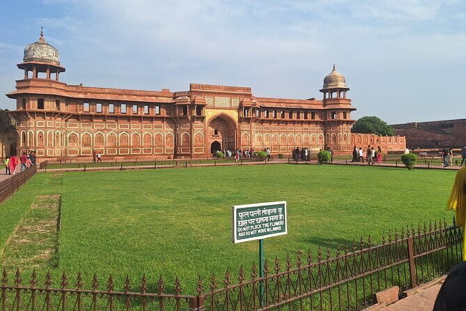 Same Day Taj mahal & Red fort tour by Train - FAQs
