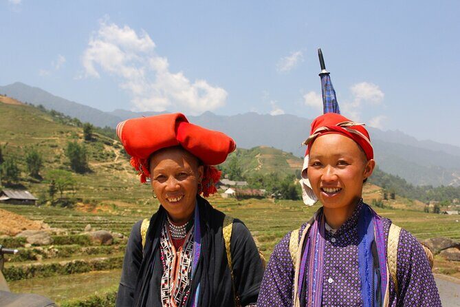 Sapa Private 3 Day Tour: Fanispan Peak & Villages Experience - Detailed Breakdown of the Itinerary