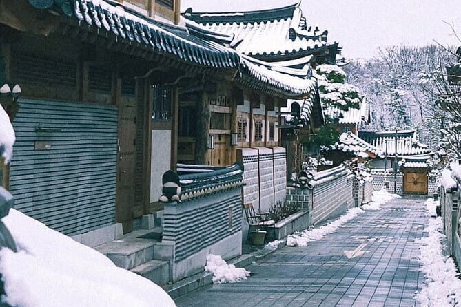 Seoul : Gamaksan & IceWall Cafe & Hanok Village & Jingwansa - Practical Details and What to Expect