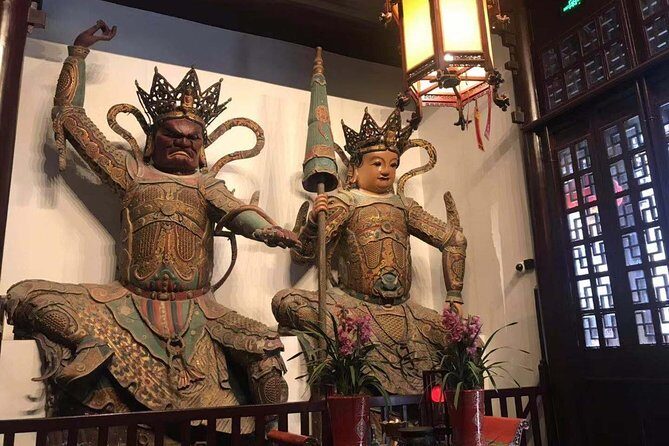 Shanghai Private Day Tour of Jade Buddha Temple and Jinmao Tower - Who Should Consider This Tour?