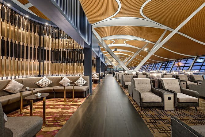 Shanghai Pudong International Airport No.77 China Eastern Lounge at Terminal 2 - Who Should Consider Visiting?