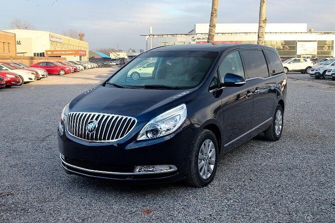 Shanghai Pudong International Airport (PVG) Private Departure Transfer - The Vehicle Options: Tailored to Your Group