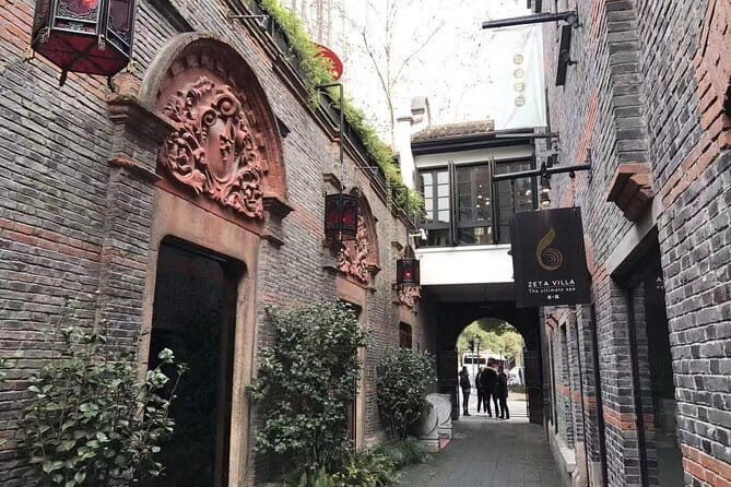 Shanghai Tour of the Bund, Sinan Road and Dinner inside the Oriental Pearl Tower - What the Tour Means for You